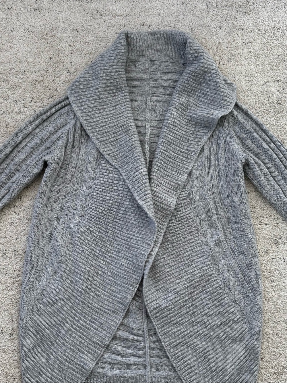 Unique Cardigan - Picture 4 of 4